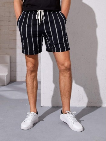 Men Drawstring Waist Slant Pocket Striped Shorts