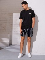 Men Drawstring Waist Slant Pocket Striped Shorts