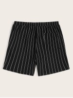 Men Drawstring Waist Textured Pinstripe Shorts