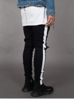 Men Letter Embroidery Contrast Panel Side Ripped Jeans