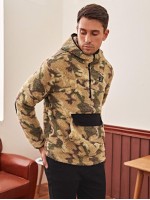 Men Contrast Elbow Patch Half Zipper Placket Camo Teddy Hoodie