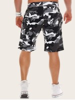 Men Camo Print Drawstring Waist Shorts