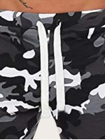 Men Camo Print Drawstring Waist Shorts