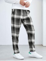 Men Tartan Pattern Tapered Pants