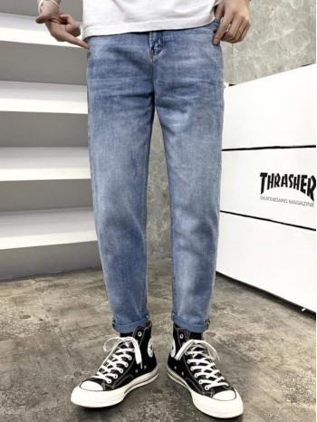 Men Cat Scratch Tapered Jeans