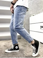 Men Cat Scratch Tapered Jeans