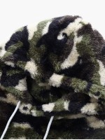 Men Camo Print Kangaroo Pocket Drawstring Teddy Hoodie