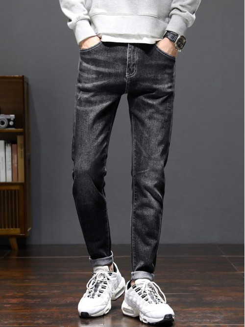 Men Slant Pocket Letter Patched Jeans