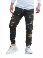 Men Camo Print Flap Pocket Cargo Jeans