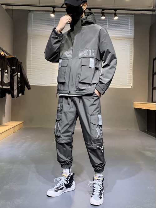 Men Flap Pocket Drawstring Hooded Jacket & Cargo Pants