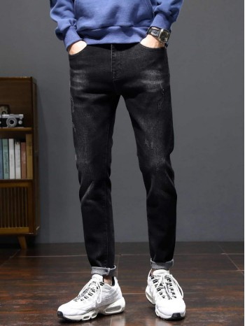 Men Slant Pocket Embroidery Tapered Jeans