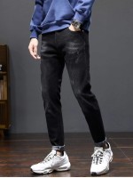 Men Slant Pocket Embroidery Tapered Jeans