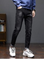 Men Slant Pocket Embroidery Tapered Jeans