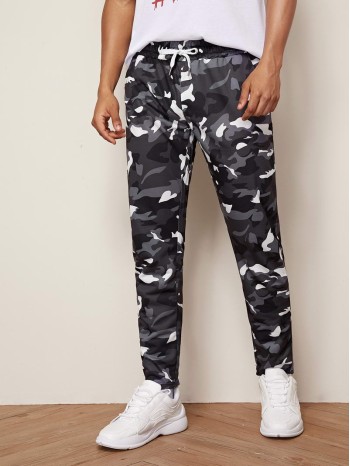 Men Camo Print Drawstring Waist Trousers