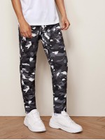 Men Camo Print Drawstring Waist Trousers