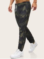 Men Camo Print Drawstring Waist Trousers