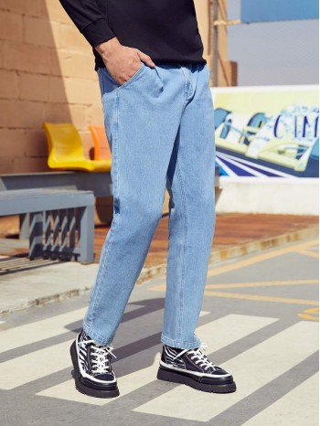 Men Solid Straight Leg Jeans