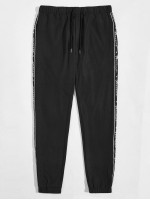 Men Letter Tape Side Drawstring Waist Pants