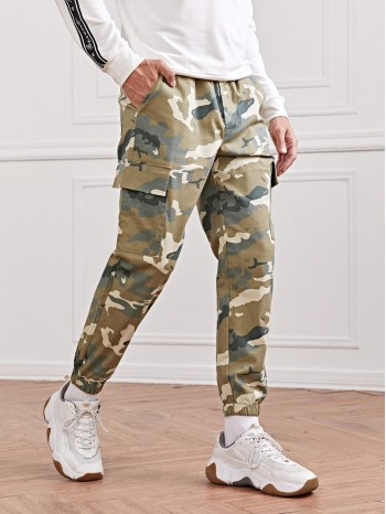 Men Flap Pocket Patched Camo Pants