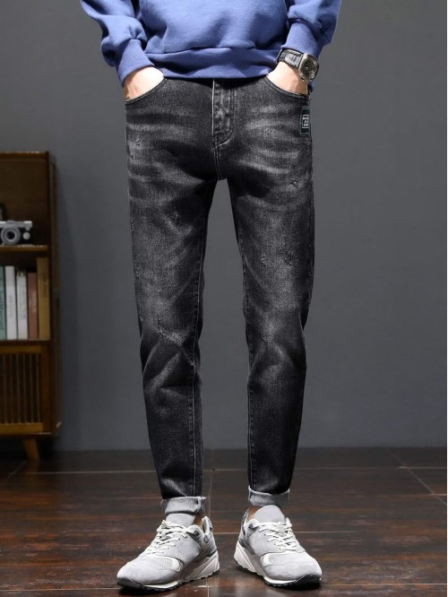 Men Letter Patched Tapered Jeans