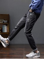 Men Letter Patched Tapered Jeans