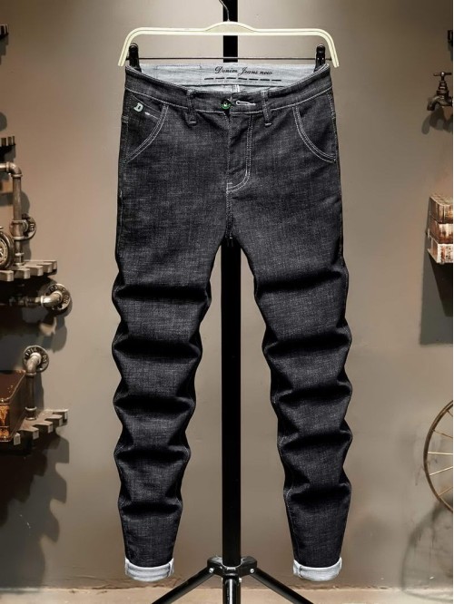 Men Slant Pocket Tapered Jeans