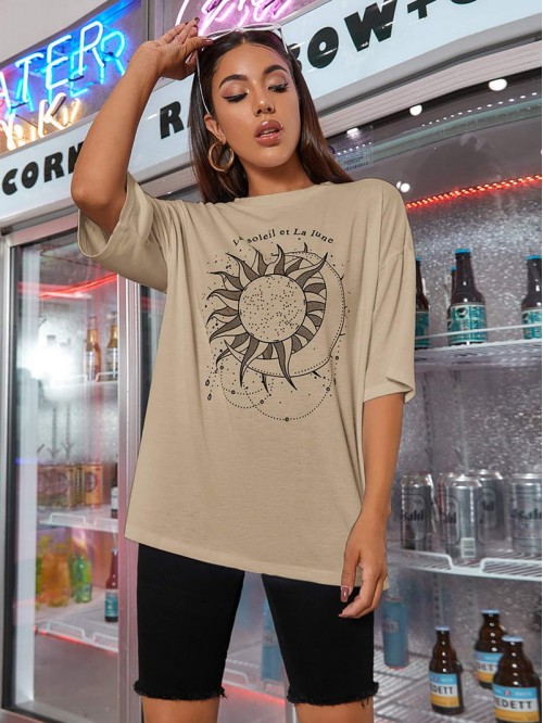 Sun & Letter Graphic Oversized Tee