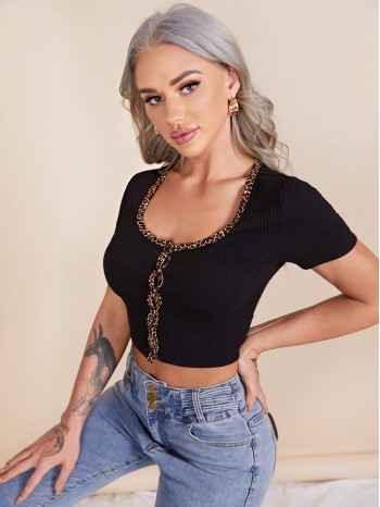 Contrast Leopard Binding Button Up Crop Top