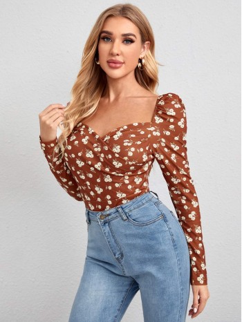 Sweetheart Neck Daisy Floral Top