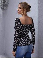 Sweetheart Neck Daisy Floral Top