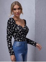 Sweetheart Neck Daisy Floral Top