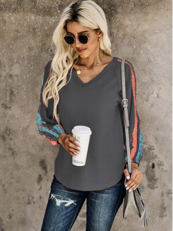 V-Neck Curved Hem Waffle Knit Tee