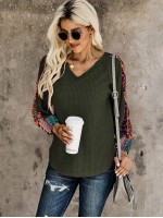 V-neck Patchwork Panel Waffle Knit Tee