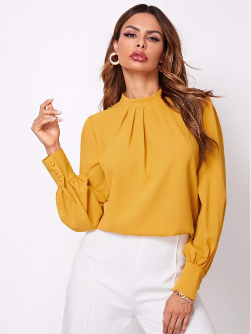 Solid Plicated Front Keyhole Back Blouse