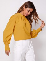 Solid Plicated Front Keyhole Back Blouse