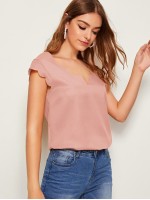 Solid Scalloped V-Neck Short Sleeve Top