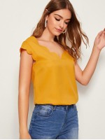 Scallop Edge Solid Top