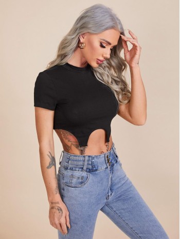 Asymmetrical Ring Hem Crop Tee