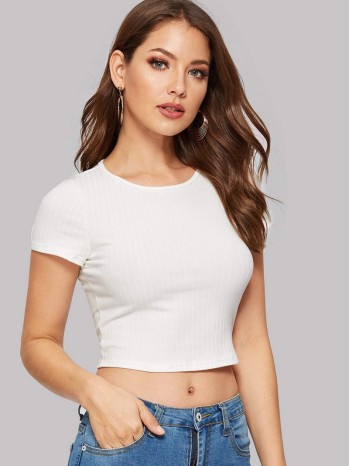 Form-Fitting Ribbed Cropped Tee