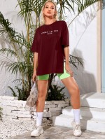 Drop Shoulder Slit Hem Slogan Graphic Tee