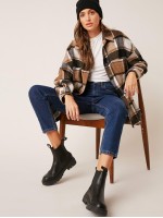 Drop Shoulder Curved Hem Plaid Blouse